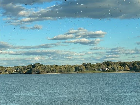 5th image of 139 Heron Bay Dr