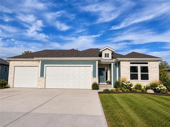 10514 Augusta Dr, Kansas City, KS 66109