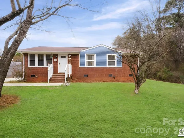121 Morris Ave, Mount Holly, NC 28120