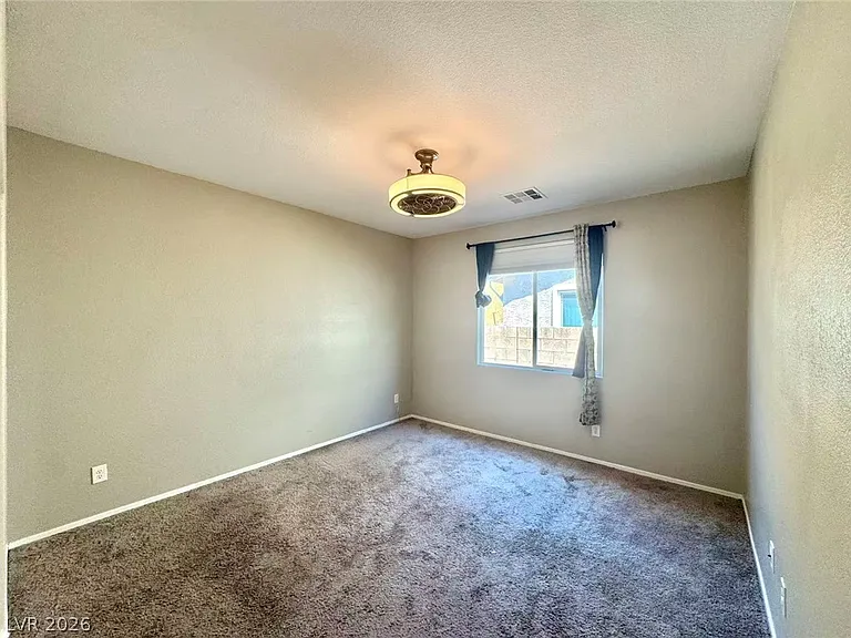 43 Heathrow Lake Ave — Photo 12