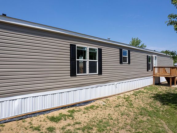 3rd image of 307 Oak Mount Dr