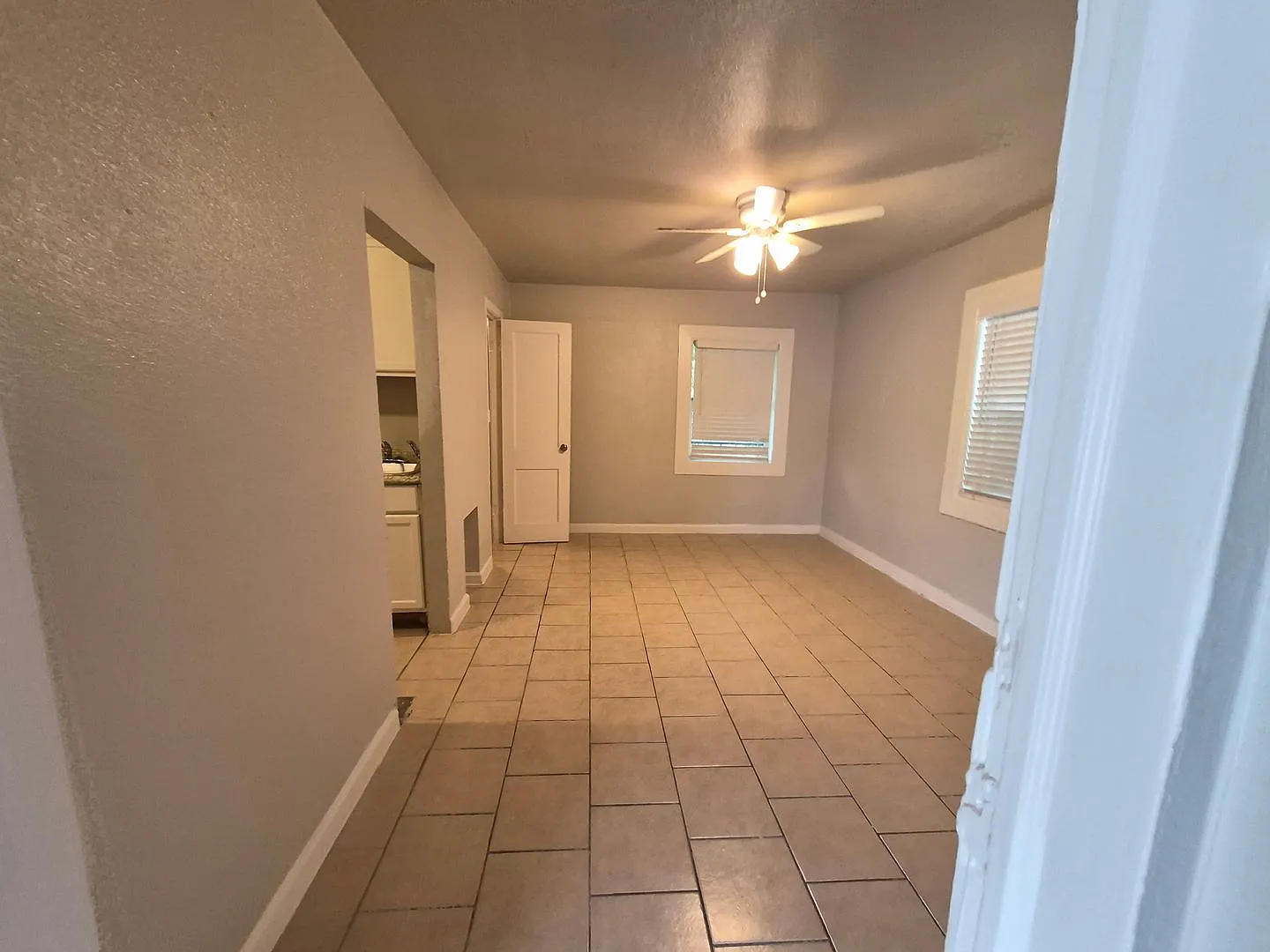 115 Caldwell St. #8, San Antonio, TX. 78223 — Photo 4