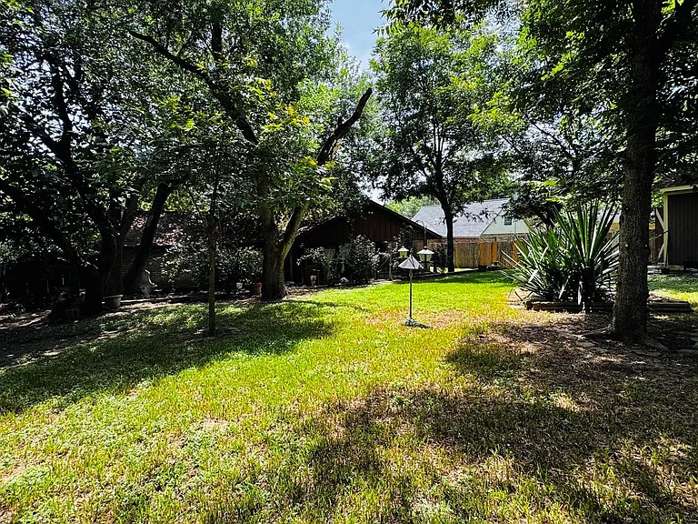 2506 Valley Dr — Photo 14
