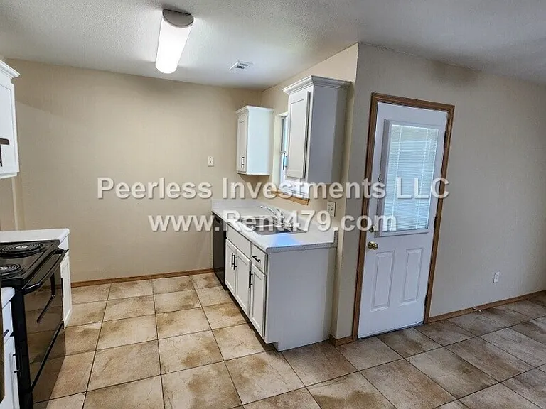 844A Lariat St — Photo 5