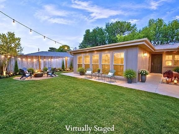 3rd image of 2809 Emerson Ln