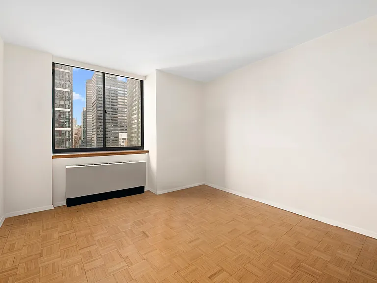 250 E 40th St #27B — Photo 8