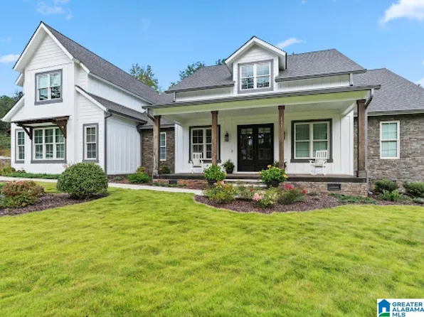 111 Village Cir, Anniston, AL 36207