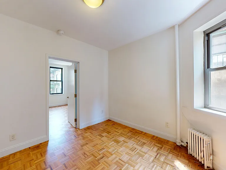 405 W 50th St #4C — Photo 6