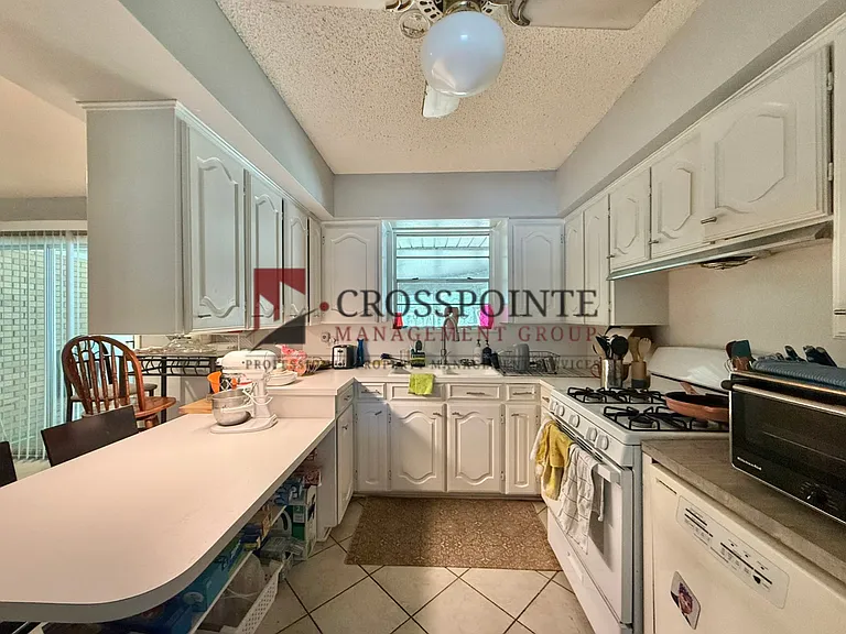 2741 Amy Ln — Photo 10