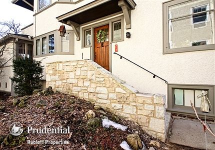 2nd image of 1023 Ashland Ave