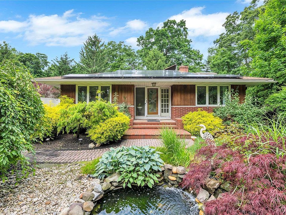 1st image of 18 Lakecrest Lane