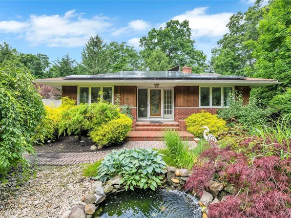 18 Lakecrest Lane, Lake Ronkonkoma, NY 11779