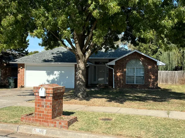 701 Goshawk Dr, Norman, OK 73072