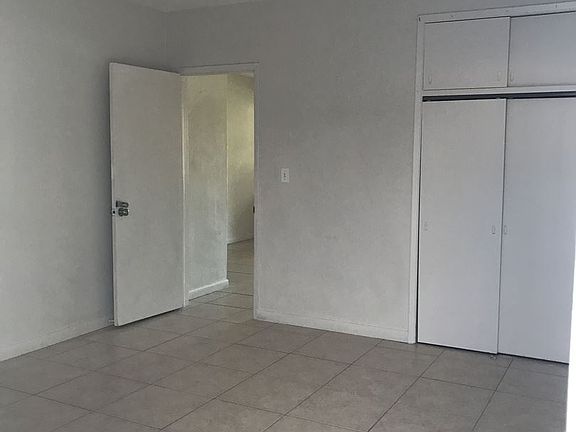 4th image of 12605 NE 13th Ave APT 03