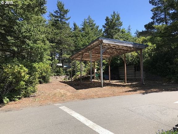 2nd image of 173 Nob Hill Dr