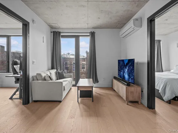 458 E 25th St #305, Brooklyn, NY 11226