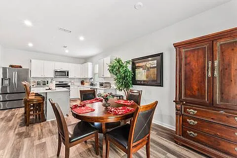 331 Fox Glen Dr — Photo 6
