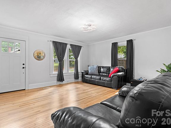 4th image of 331 5th Ave SE