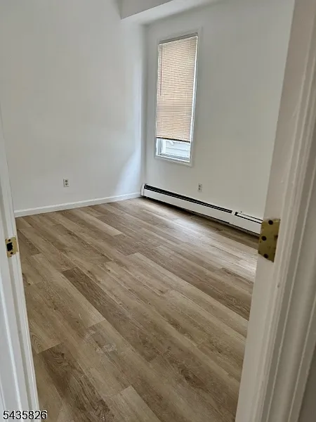 3 bed, 1.0 bath, $2,500 — Photo 4