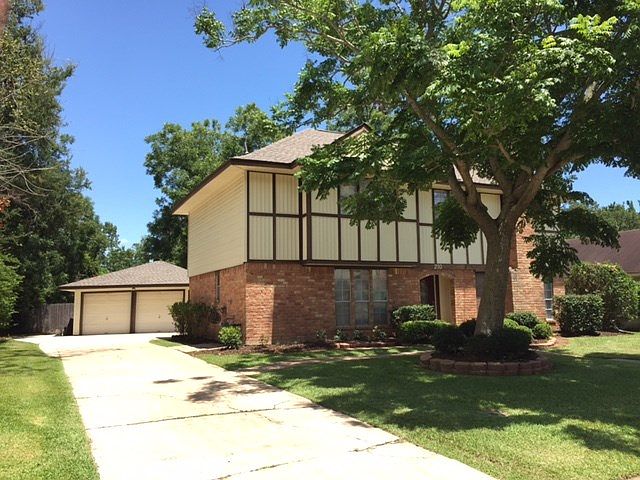 1st image of 210 Banyan Dr