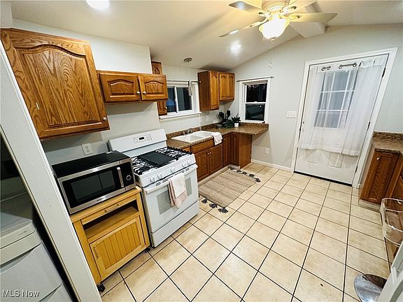 5th image of 428 Iowa Ave