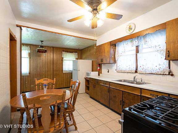 4th image of 4945 N Melvina Ave