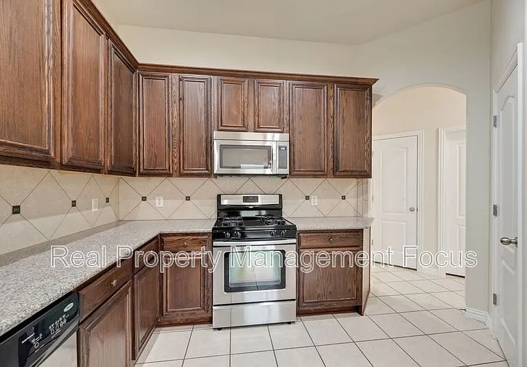 5037 Diamond Peak Ct — Photo 13