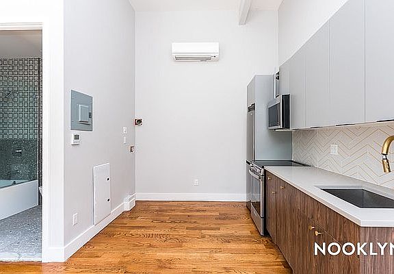 3rd image of 80 Bushwick Pl #1B