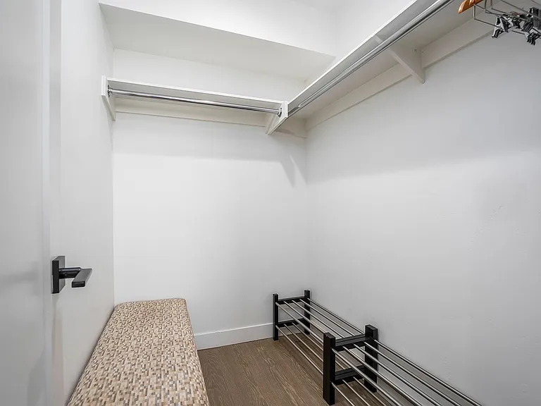 4373 Cleveland Ave #B — Photo 32