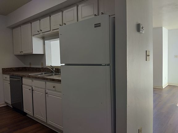 5th image of 3828 Staffordshire Ln