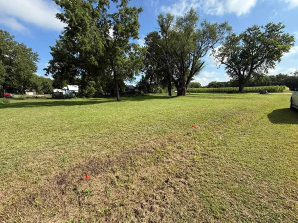 675 High St, Surprise, NE 68667