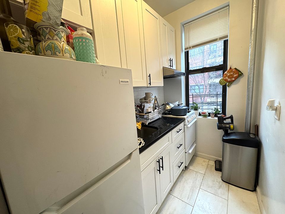 1st image of 31-03 23rd St #2LL
