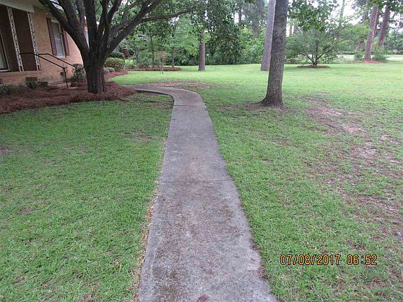 5th image of 222 Brookwood Dr