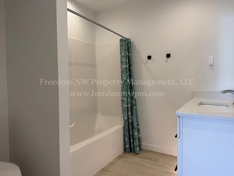 1019 Peach Rd — Photo 8