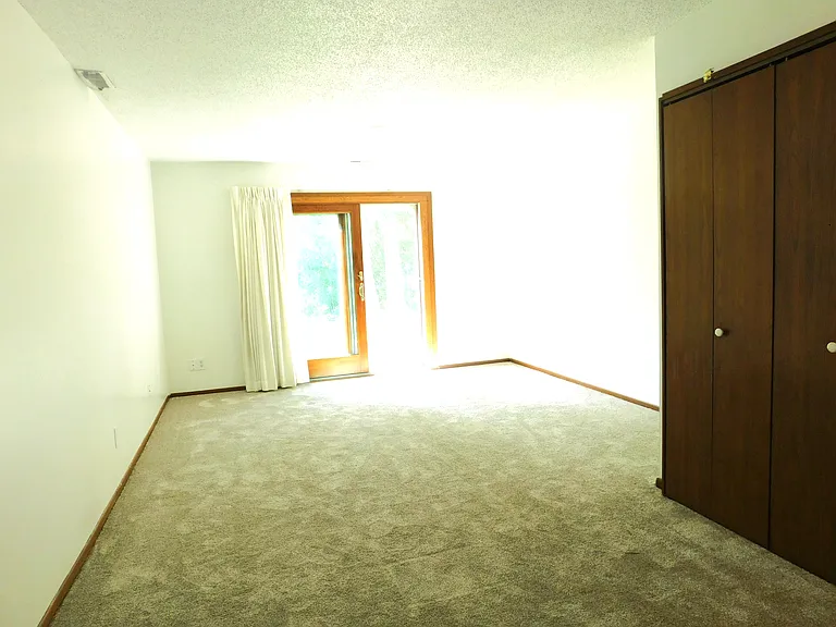 825 Woodgate Dr — Photo 8