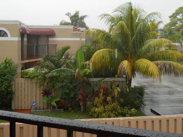 3955 Village Dr Unit A, Delray Beach, FL 33445