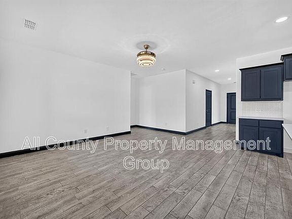 4th image of 1005 Chaplin Dr