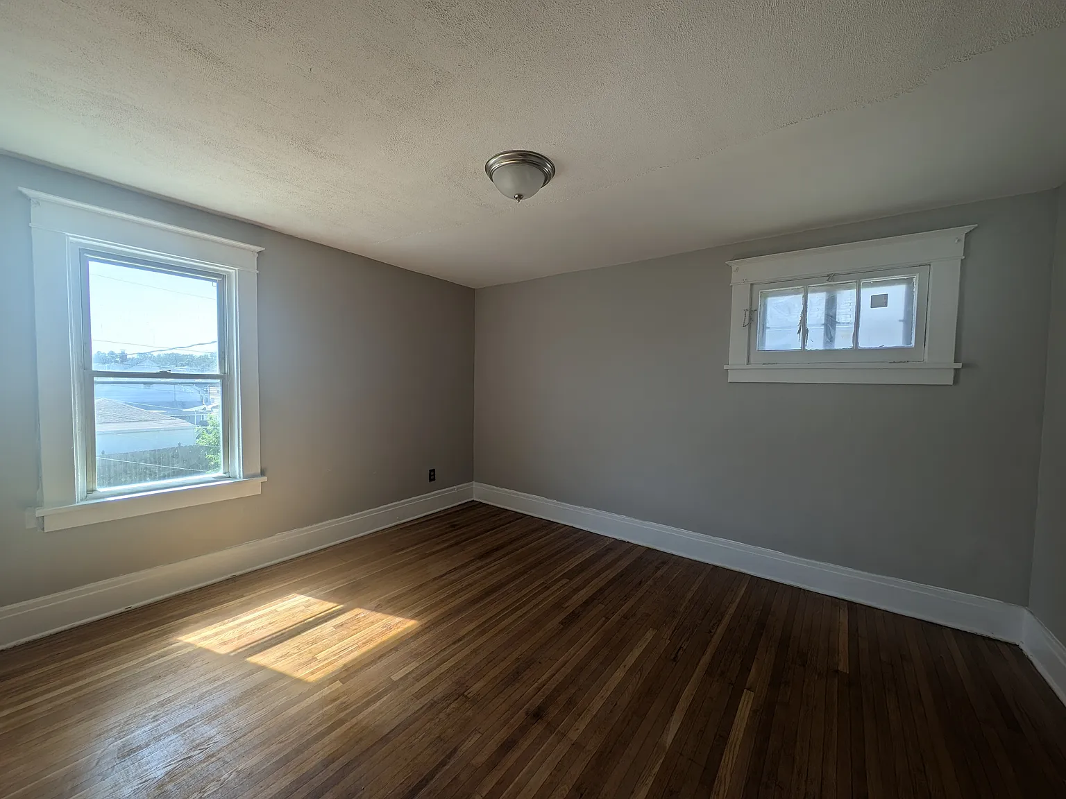 2 bed, 950 sqft, $1,275 — Photo 3