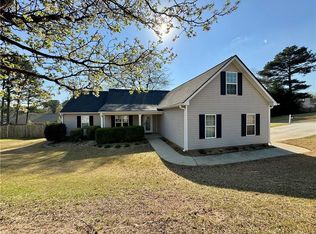 920 Roxeywood Dr, Winder, GA 30680