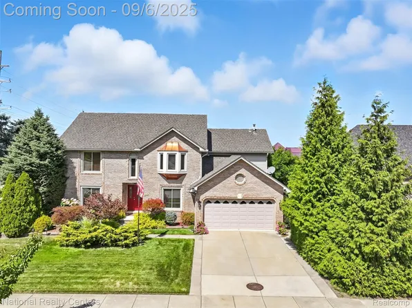 46674 Snowbird Dr, Macomb, MI 48044