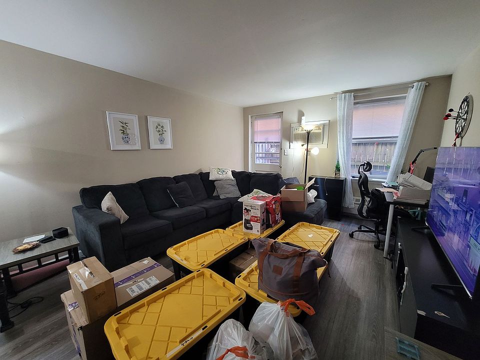 1st image of 3069 N Oakland Ave #203