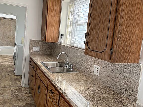 2nd image of 5384 Angeles Vista Blvd