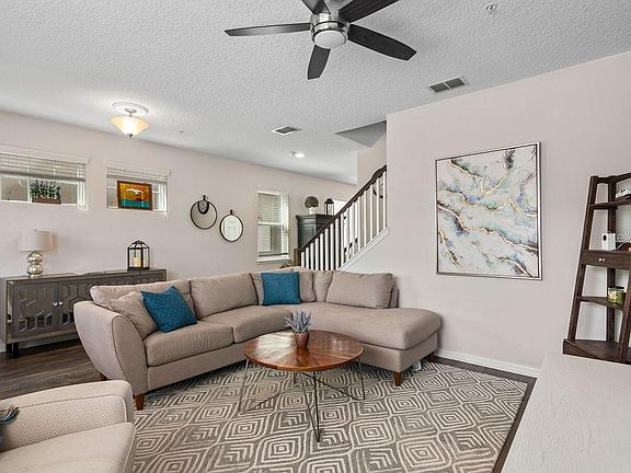 5th image of 8634 Dufferin Ln