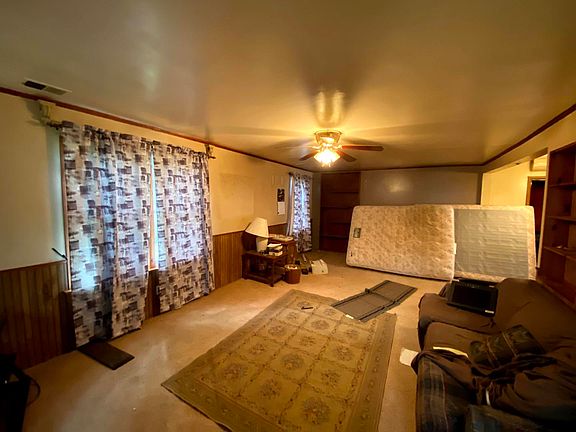 2nd image of 1236 Degener Ave