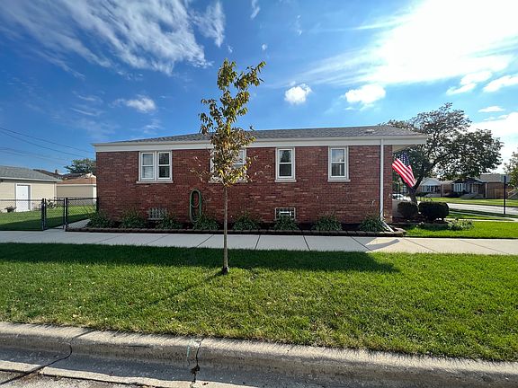 2nd image of 5201 S Melvina Ave