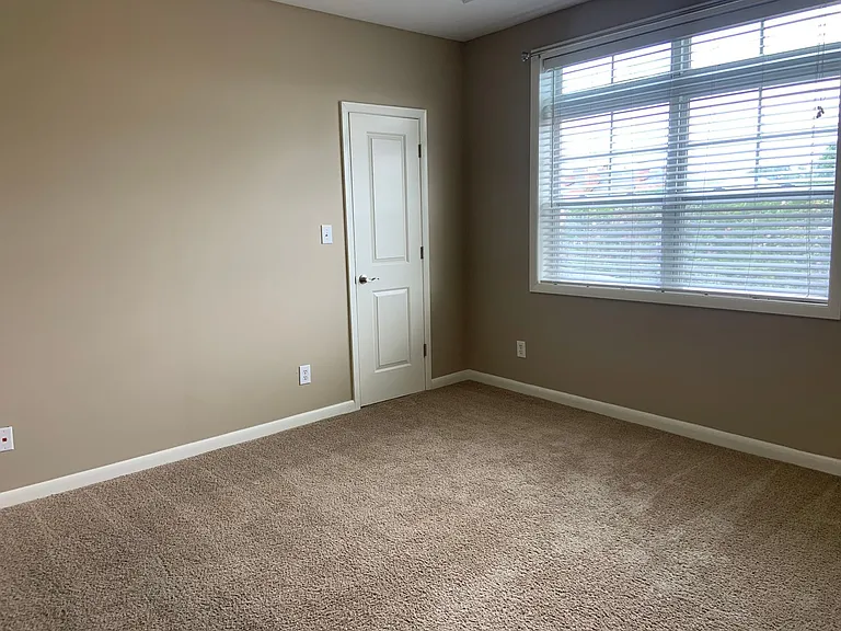 605 W Market St #416 — Photo 12