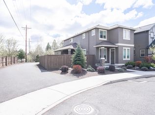 3120 SW 28th St, Redmond, OR 97756