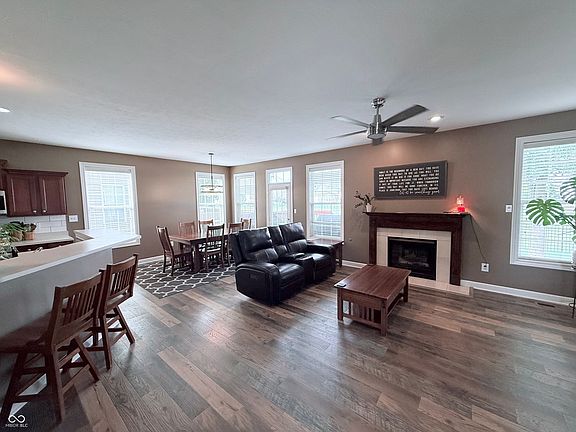 2nd image of 12516 Bellingham Blvd