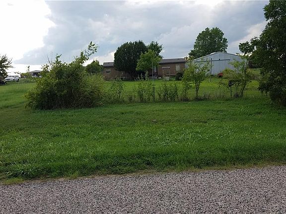 3rd image of 6085 Shady Hill Cir