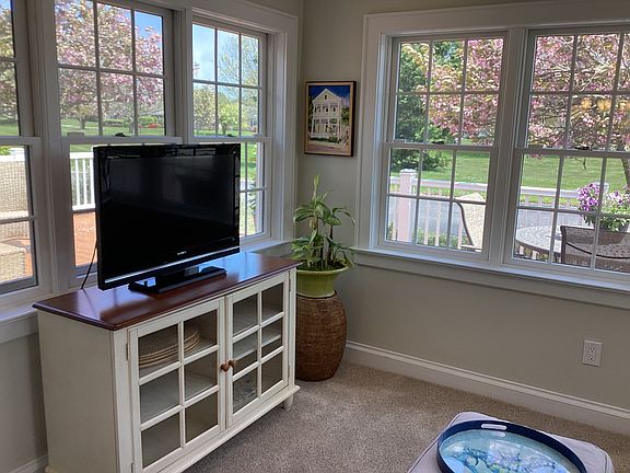 5th image of 136 Saint Andrews Cir